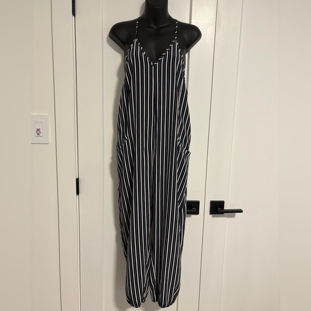 Belle Looks Striped Navy Blue and White Jumpsuit Size Small